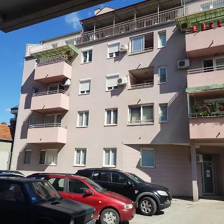 Apartman Rajiceva 5- Sa Prostranom Terasom I Garaznim Mestom *