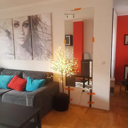 Rajiceva 5- Sa Prostranom Terasom I Garaznim Mestom Daire