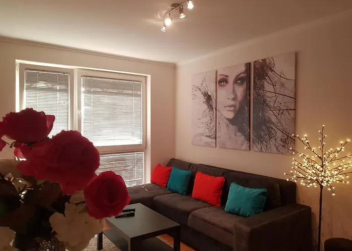 Rajiceva 5- Sa Prostranom Terasom I Garaznim Mestom Крагуевац