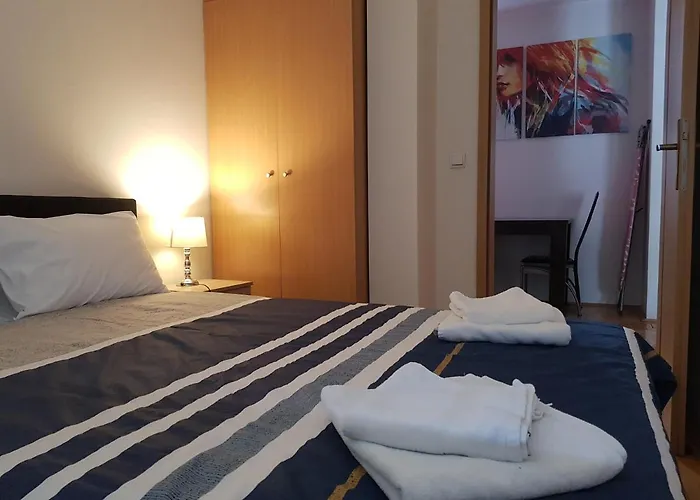 Rajiceva 5- Sa Prostranom Terasom I Garaznim Mestom Апартаменты *