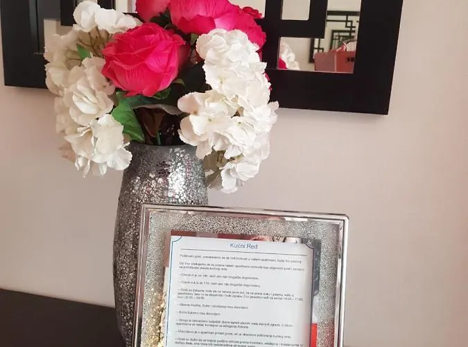 Rajiceva 5- Sa Prostranom Terasom I Garaznim Mestom Крагуевац